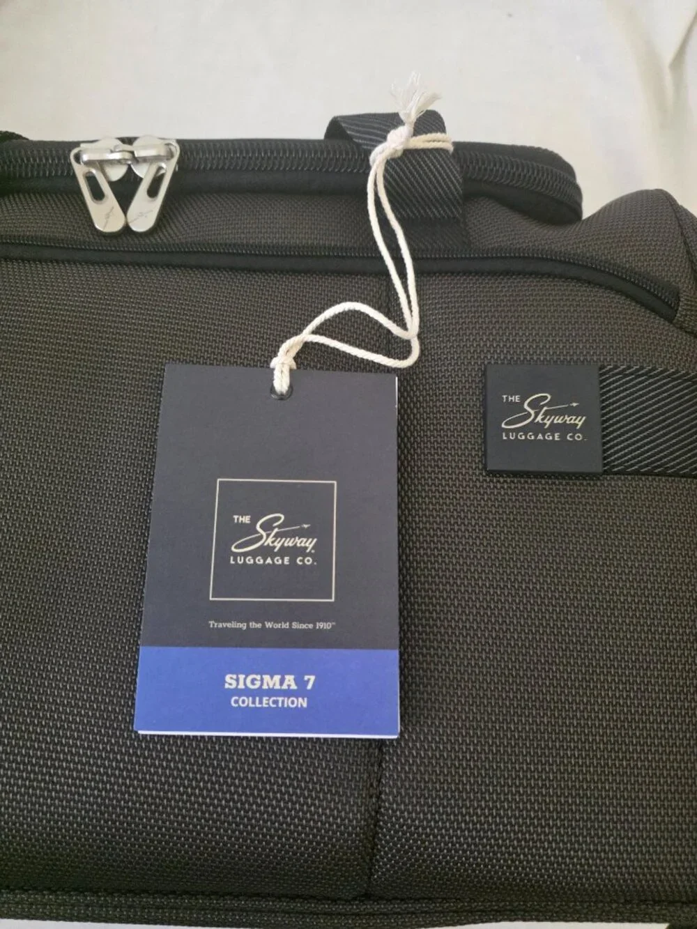 NWT! Skyway Luggage Sigma 7.0 Softside Weekender Duffel Bag with Luggage Strap
